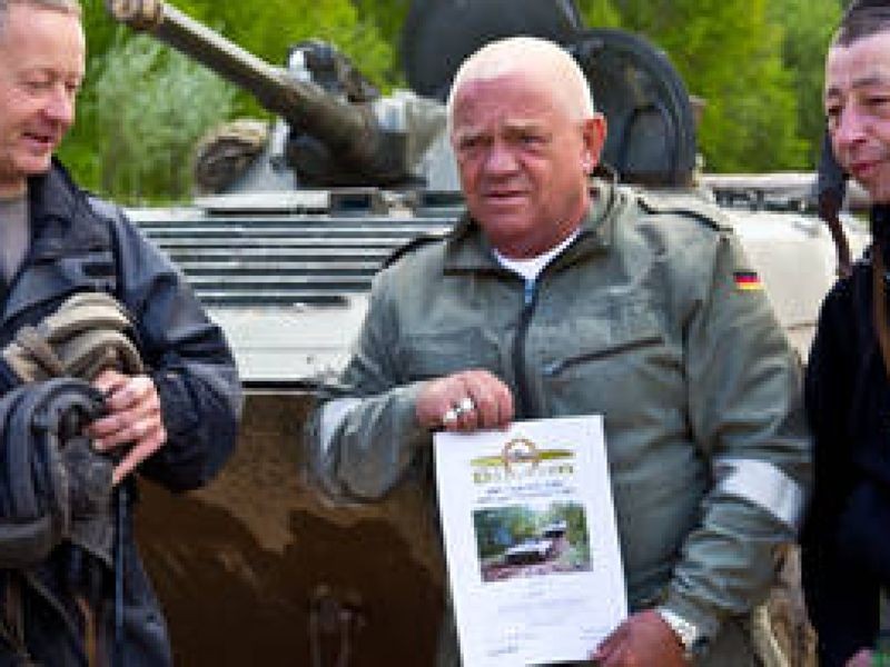 Altrocker fährt Panzer in Königsee