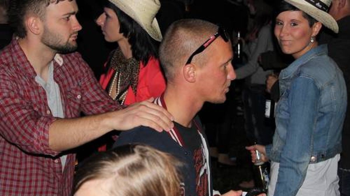 Heiß ging es auf dem Possen bei Sondershausen bei der Mixery Klubraum Tour her. Dafür sorgten die DJ vom Radiosender RTL 89.0 und ihre bezaubernden Tänzerinnen.