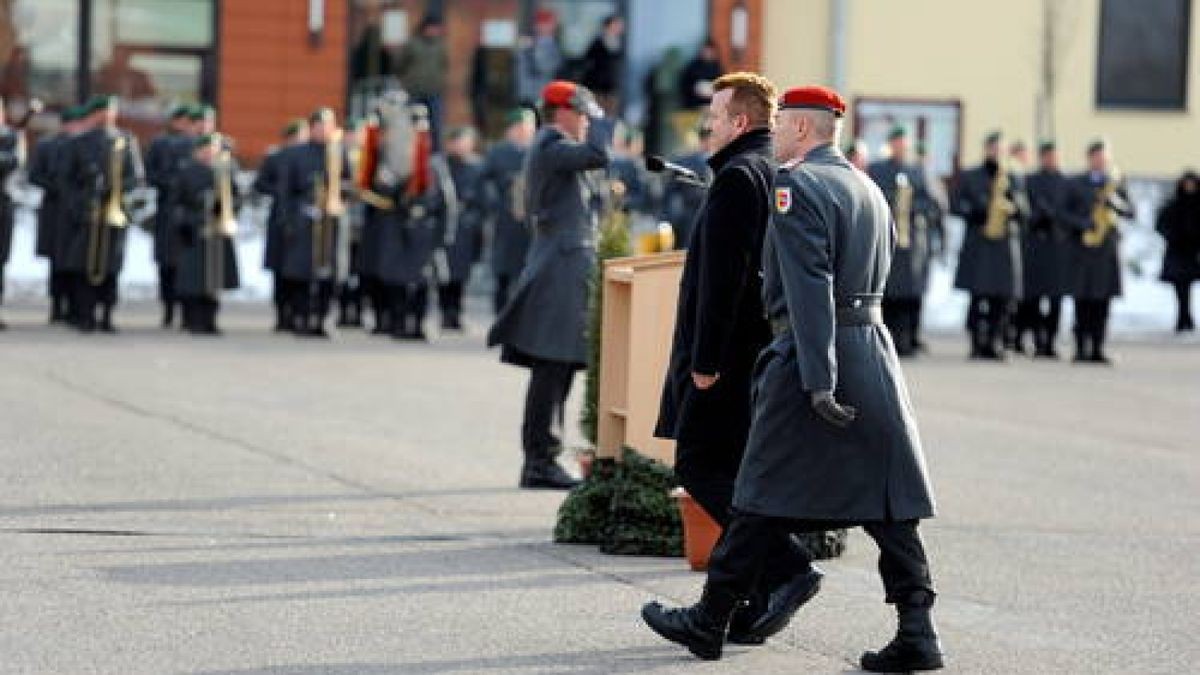 Mit einem Abschlussappell verabschiedete sich das Raketenartilleriebataillon 132 aus Sondershausen. Künftig werden die Soldaten auf die Standorte Münster, Idar-Oberstein und Weiden verteilt. Foto: Nico Kiesel