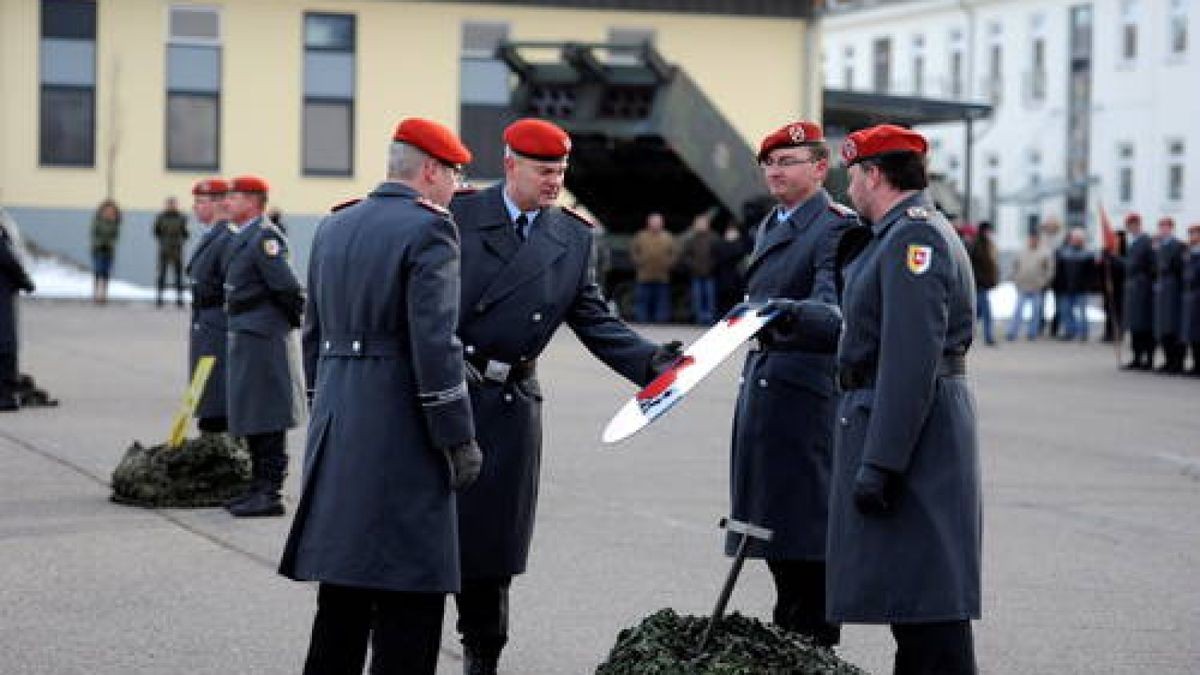 Mit einem Abschlussappell verabschiedete sich das Raketenartilleriebataillon 132 aus Sondershausen. Künftig werden die Soldaten auf die Standorte Münster, Idar-Oberstein und Weiden verteilt. Foto: Nico Kiesel