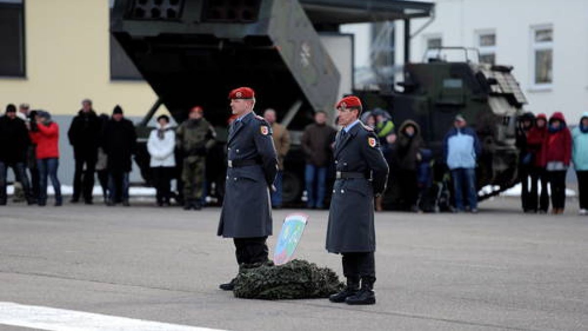 Mit einem Abschlussappell verabschiedete sich das Raketenartilleriebataillon 132 aus Sondershausen. Künftig werden die Soldaten auf die Standorte Münster, Idar-Oberstein und Weiden verteilt. Foto: Nico Kiesel