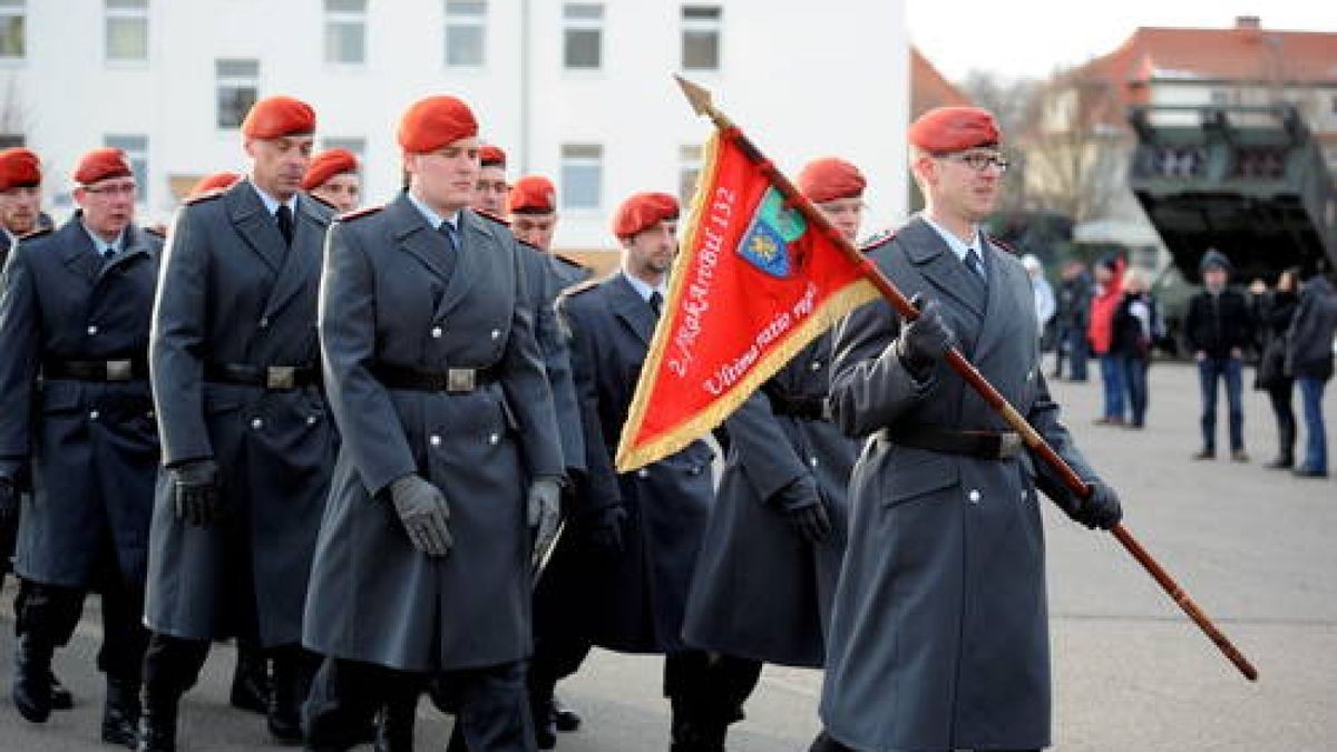 Mit einem Abschlussappell verabschiedete sich das Raketenartilleriebataillon 132 aus Sondershausen. Künftig werden die Soldaten auf die Standorte Münster, Idar-Oberstein und Weiden verteilt. Foto: Nico Kiesel