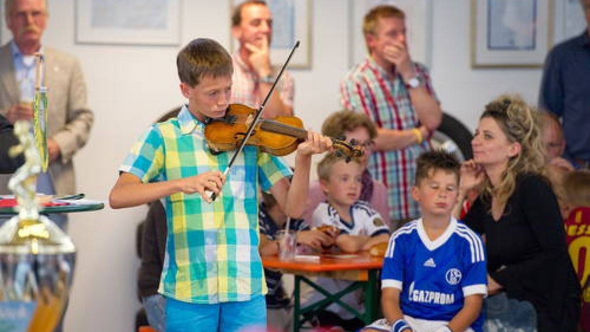 21.08. Der SC 1903 Weimar feierte mit einer Festveranstaltung im Autohaus Glinicke ihr 110-jähriges Bestehen. Foto: Thomas Müller