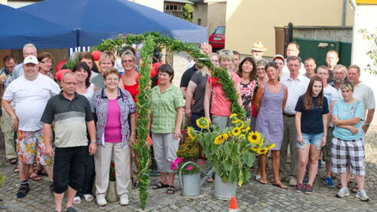 03.08. Die Kromsdorfer Bewohner nutzten das 9. Pumpenfest um den Helfern der Freiwilligen Feuerwehr für ihre Hilfe beim Hochwasser zu danken. Foto: Thomas Müller