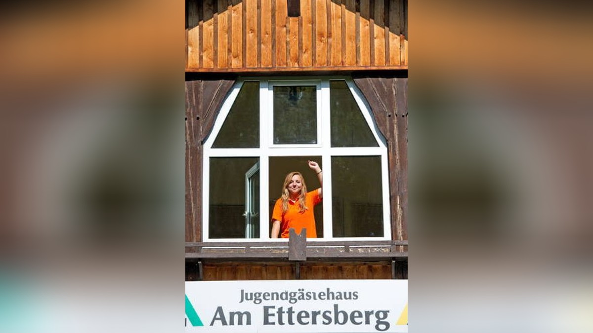 01.08. Stefanie Kürschner ist die neue Auszubildende im Jugendherbergswerk und beginnt ihre Ausbildung zur Kauffrau für Tourismus und Freizeit in der Jugendherberge am Ettersberg. Foto: Thomas Müller