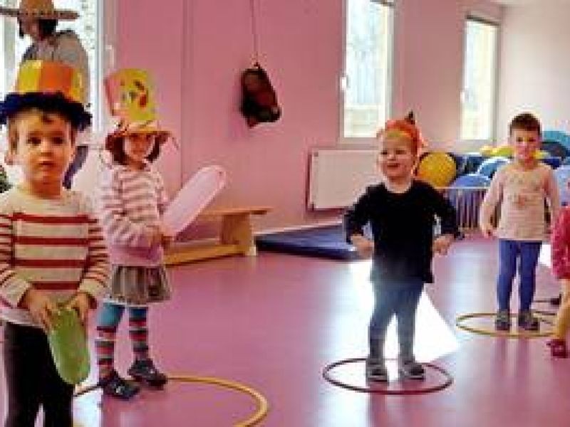 Wohlfühlen mit Wasserguss im Kneipp-Kindergarten Eisenberg
