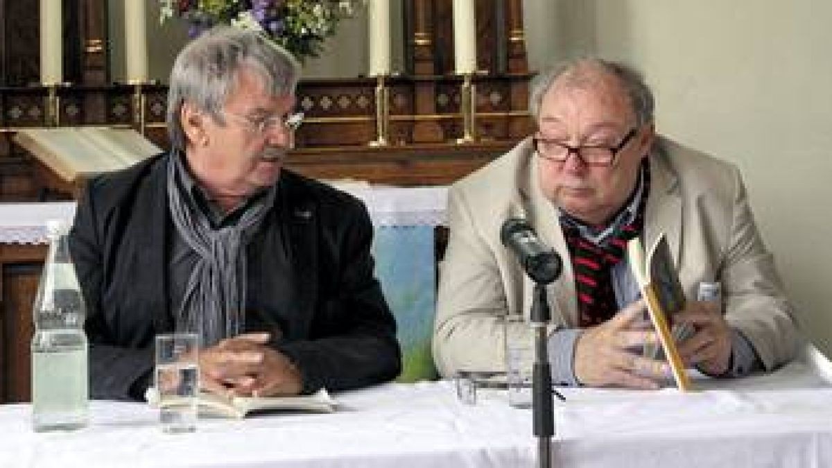 Die Schauspieler Wolfgang Winkler (l.) und Jaecki Schwarz gaben in der Lutherkirche Auskunft über ihr Leben. Foto: Christine Bose