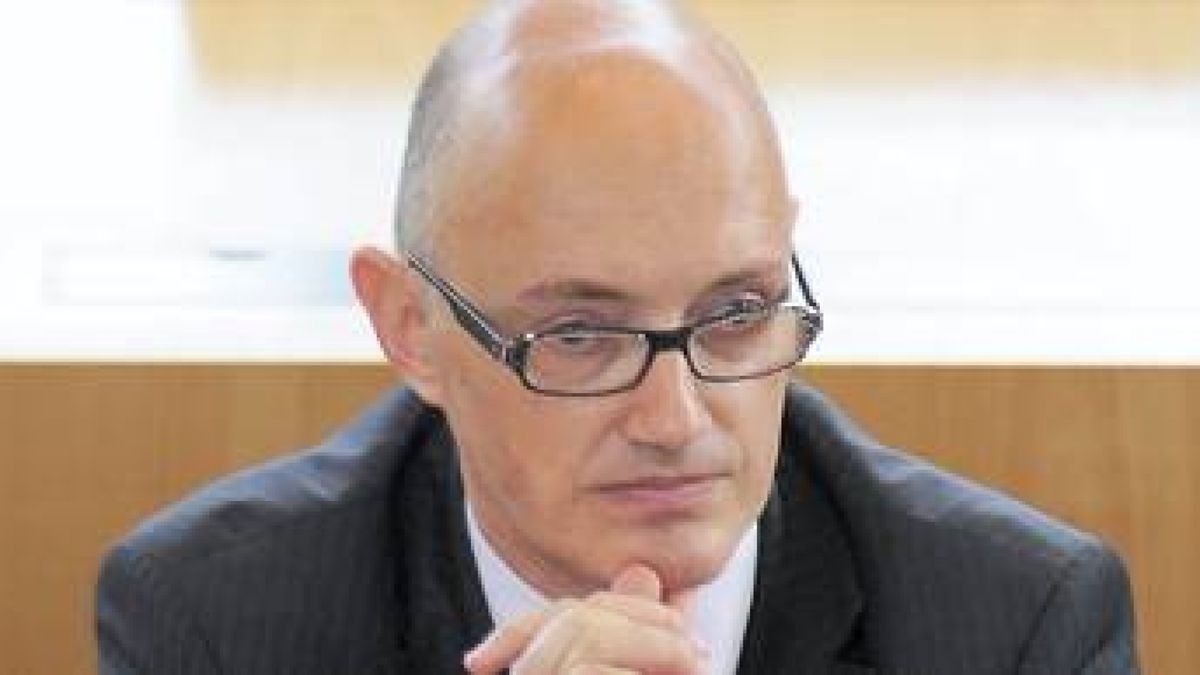 Der Mann hinter dem Ministerpräsidenten: Hermann Binkert im Landtag 2009. Archivfoto: Sascha Fromm