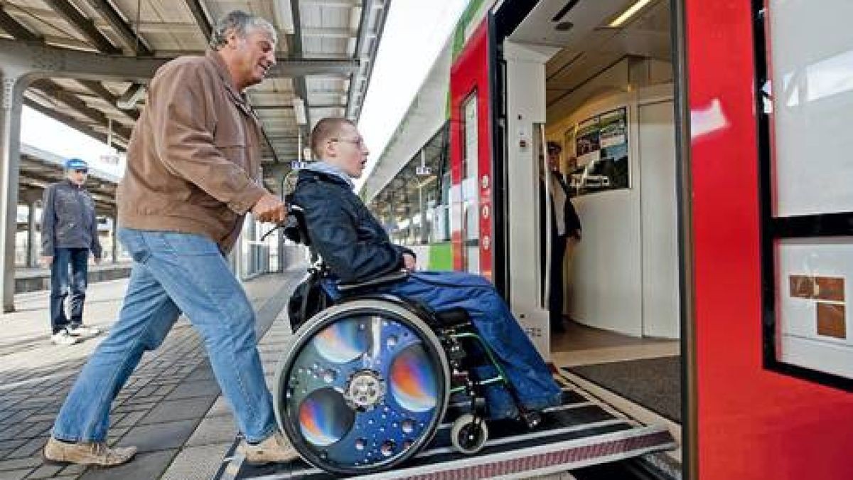 23.09. Erfurter Bahn demonstrierte große Fortschritte in der Barrierefreiheit. Foto: Maik Schuck