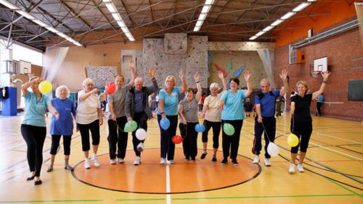 23.09. Weimarer Senioren stellten sich Training für Körper und Geist in der Falkenburg-Sporthalle. / Foto: Stefan Karl 