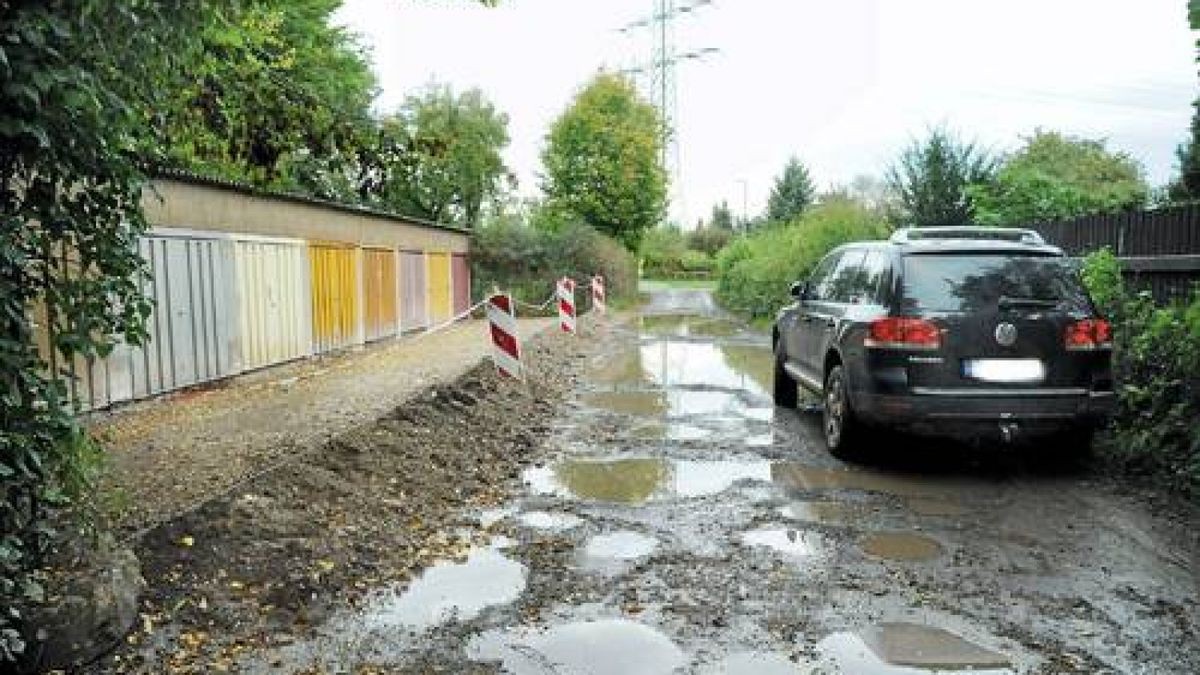 22.09. Der völlig desolate Keltenhofweg vor der Einmündung zur Rosenthalstraße. Foto: Michael Baar