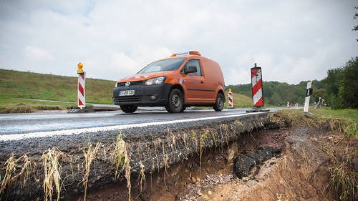 22.09. Straßenschäden an der Landesstraße L1052 zwischen Klettbach und Nauendorf Weimar. Foto: Kai Ropella