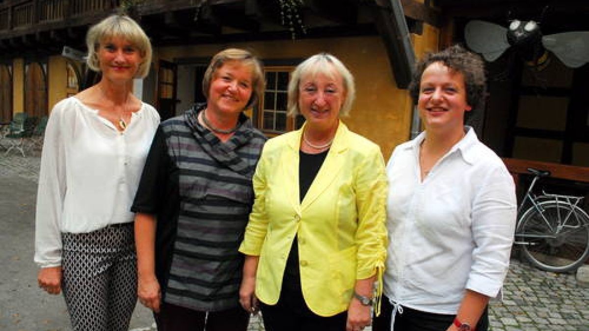 18.09. Weimar. Der Kinder- und Jugendschutzdienst Känguru feierte im Bienenmuseum sein 20-jähriges Bestehen. Das Team: Elke Lieback, Annette Görg, Karin Just, Konstanze Winterstein-Walter. Foto: Thorsten Büker