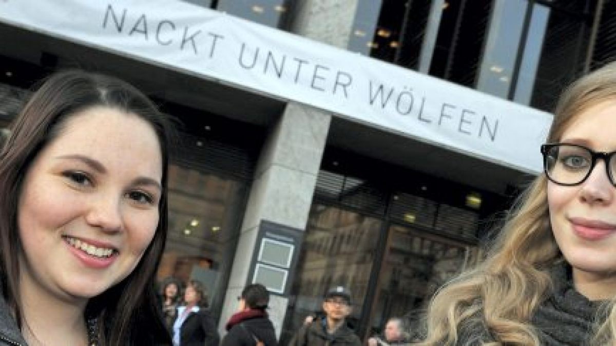 „Nackt unter Wölfen“Premiere Viel Prominenz, aber kein roter Teppich