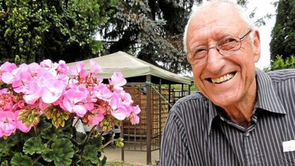 Dieter Deubner aus Erfurt steht seit 50 Jahren auf Bühnen