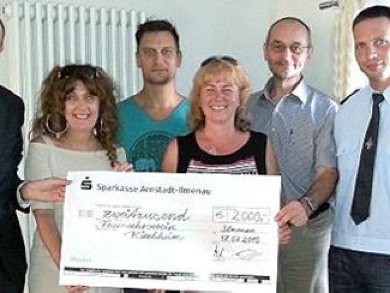 Ersthelfer können jetzt Defibrillator einsetzen