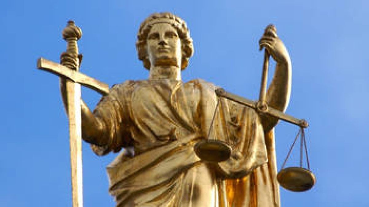 Streit zwischen Mandant und Rechtsanwalt Schlichten ist besser als richten