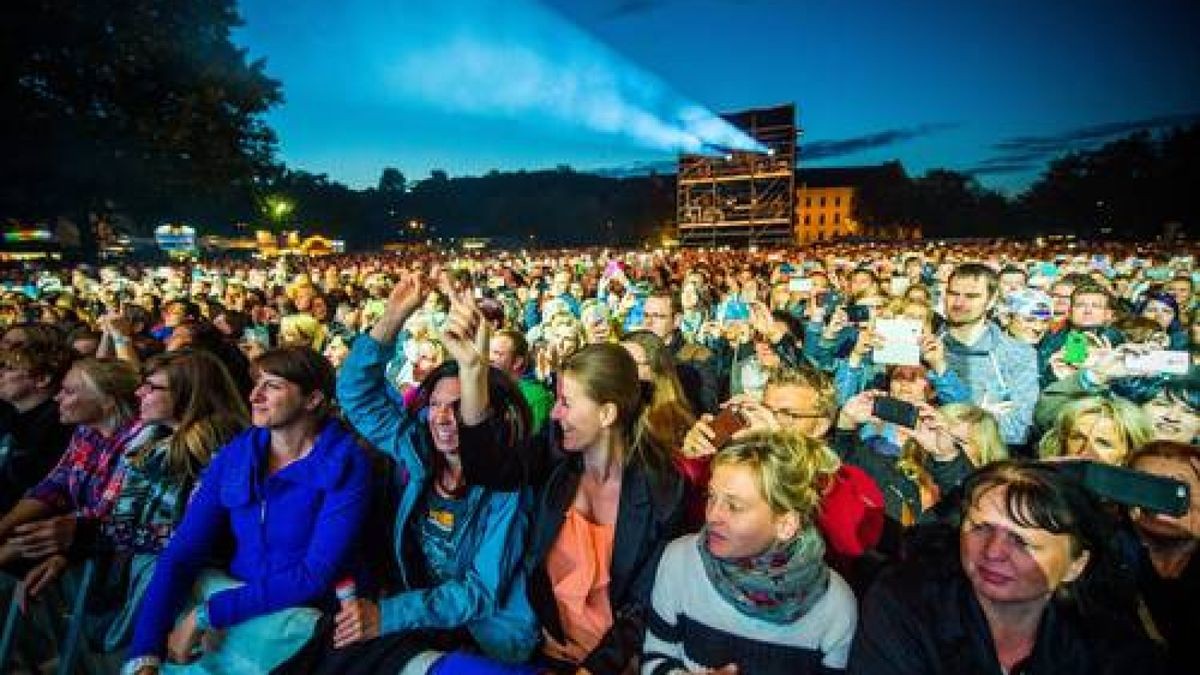 Der Sänger Xavier Naidoo spielte am Freitagabend bei seinem ausverkauften Konzert im Rahmen der 