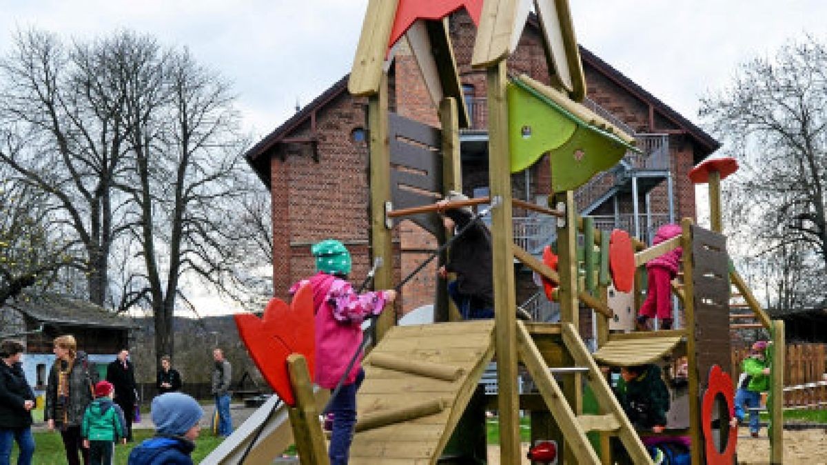 Pößnecker Kindergarten „Arche Noah“ freut sich über seinen neuen Spielplatz