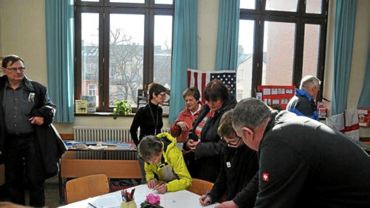 Experimentieren und Entdecken Tag der offenen Tür am Friedrich