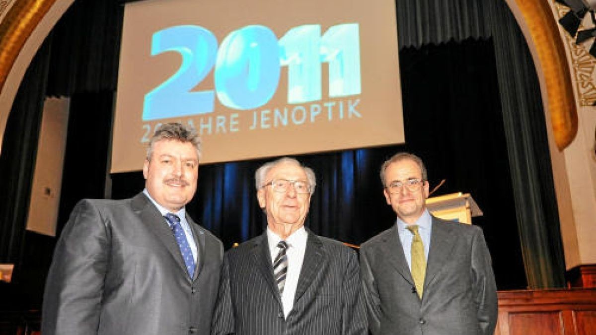 Neujahrsempfang der Jenoptik AG im Jahr 2011 im Volkshaus: Die drei bisherigen Konzernchefs von Jenoptik: Dr. Michael Mertin, Prof. Dr. Lothar Späth und Alexander von Witzleben (von links)