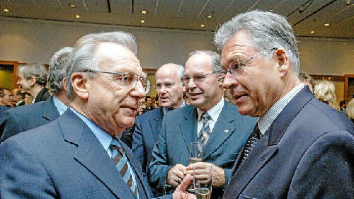 Jenoptik AG Neujahrsempfang 2004 im Steigenberger Hotel Esplanade: Jenoptik-Aufsichtsratschef Lothar Späth (links) und Jenas Oberbürgermeister Dr. Peter Röhlinger