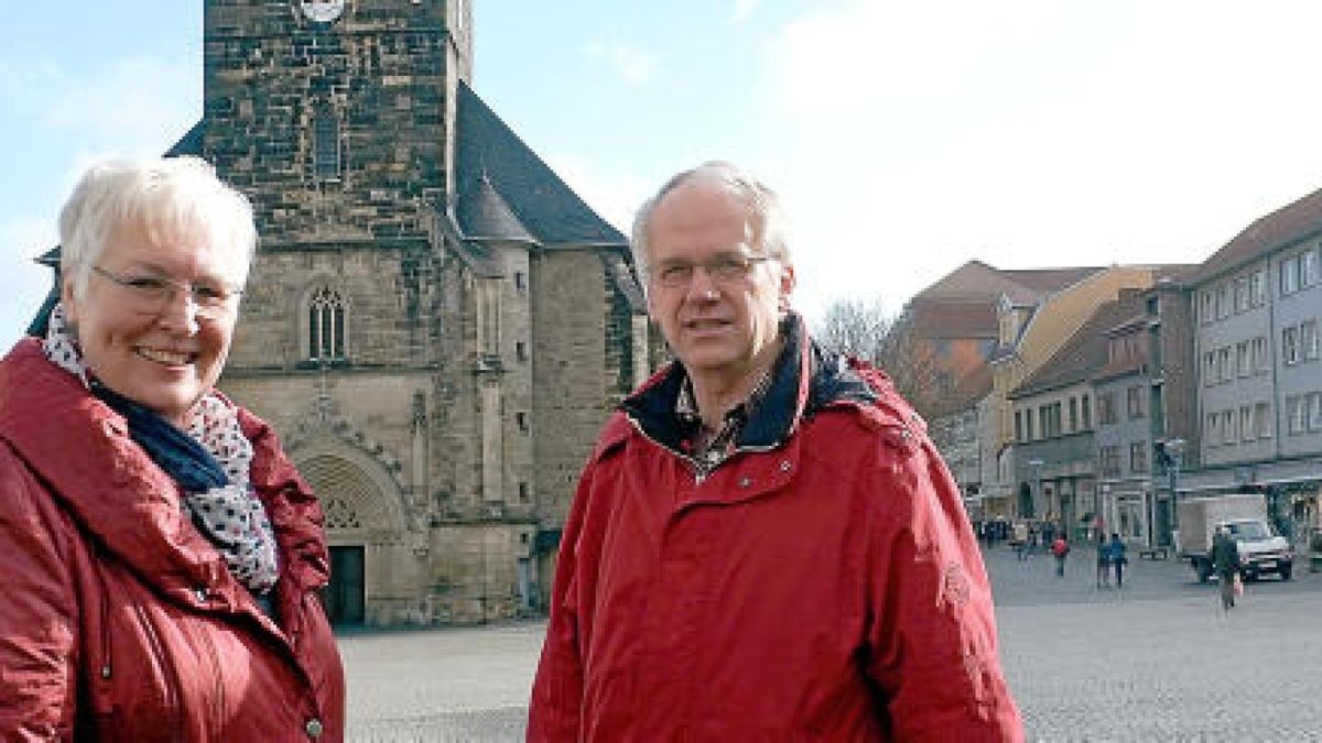 Bärbel Schreyer (66) und Dietrich Wohlfarth (63) sind seit 25 Jahren in der Politik und arbeiten für die Freien Wähler im Stadtrat Gotha mit. Foto: Ute Rang