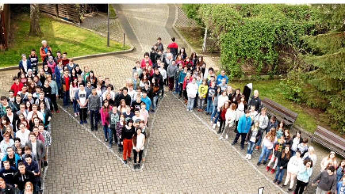 Die Schüler der Myconiusschule Gotha nehmen Abschied von ihrer Schule. Im neuen Schuljahr werden sie aufgeteilt an andere Standorte. Foto: Antje Tänzer