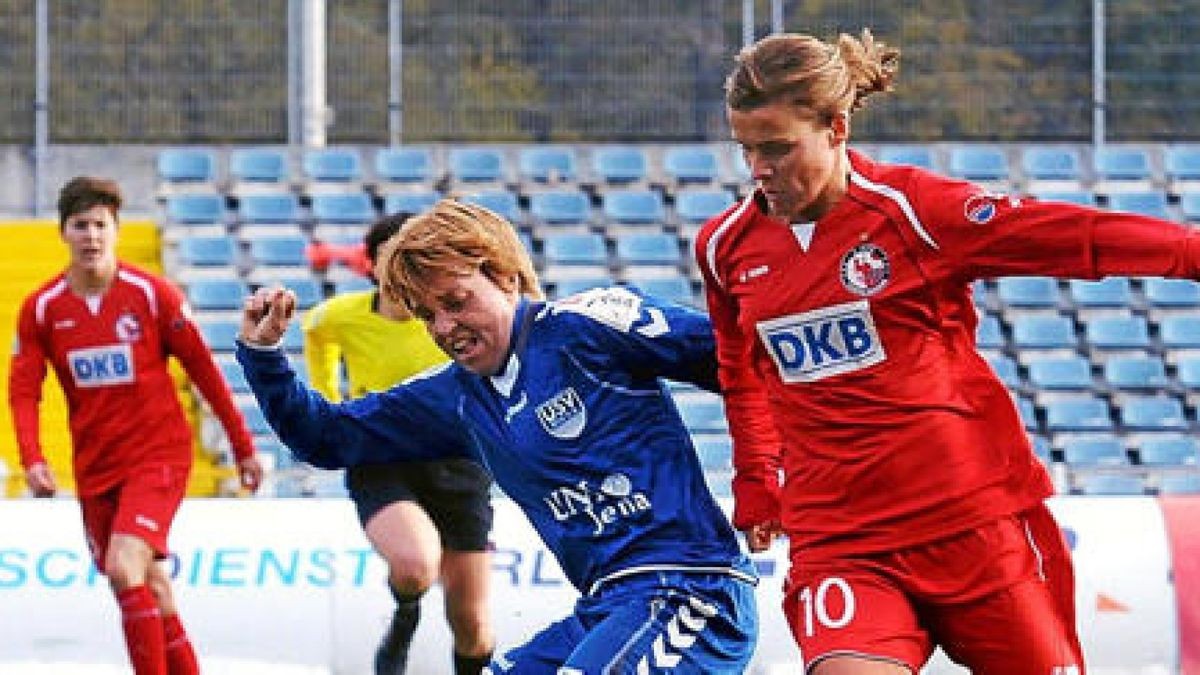 Ab der neuen Saison in einem Team: Susann Utes (links) und Patricia Hanebeck, die von Turbine Potsdam zum FF USV Jena wechselt. Foto: Peter Poser