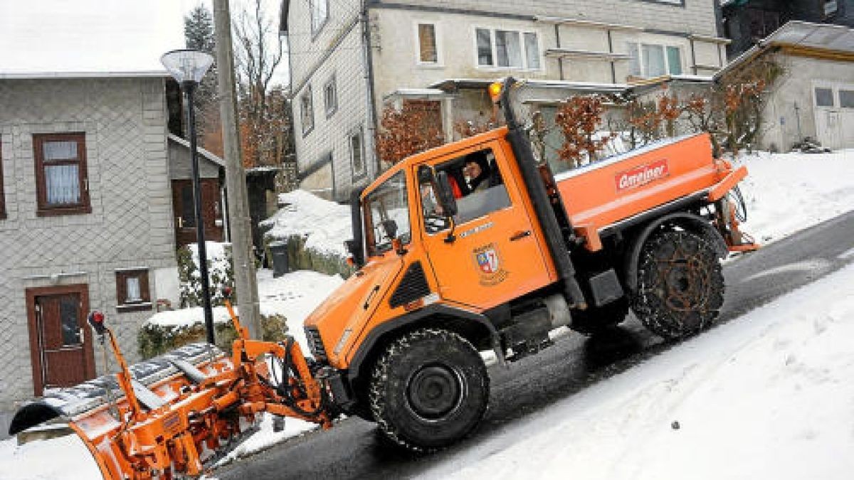 Eine Herausforderung ist die Straße alljährlich auch für den Winterdienst.