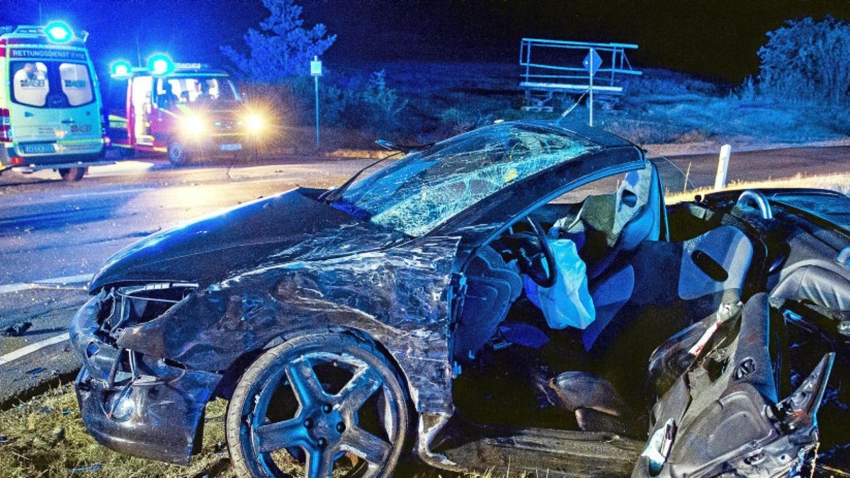 Ein Vorfahrtsfehler war vermutlich die Ursache für einen schweren Unfall bei Arnstadt. Foto: Sascha Fromm