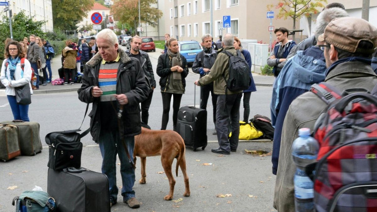 Evakuierung am Saalbahnhof. Archivfoto: Lutz Prager