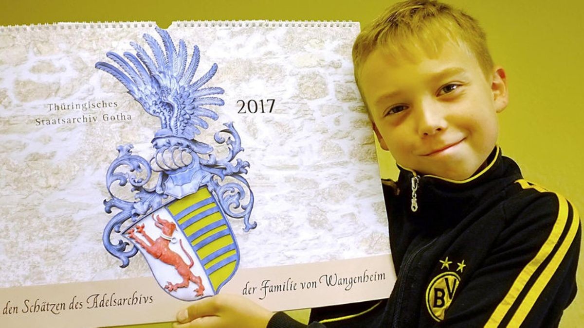 Niklas Meyer (9) aus Erfurt hat den Kalender schon gesehen. Foto: Ute Rang