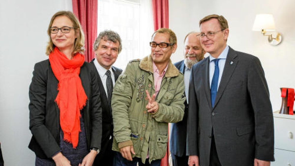 Eröffnung des Kunstprojekts In Bed with Martin Luther auf dem Karlplatz in Eisenach. Foto: Sascha Fromm