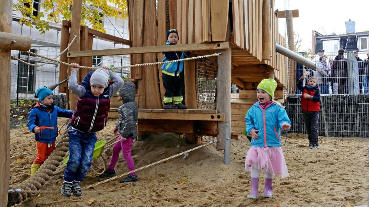 Viele neue Spielgeräte im Fröbel-Kindergarten