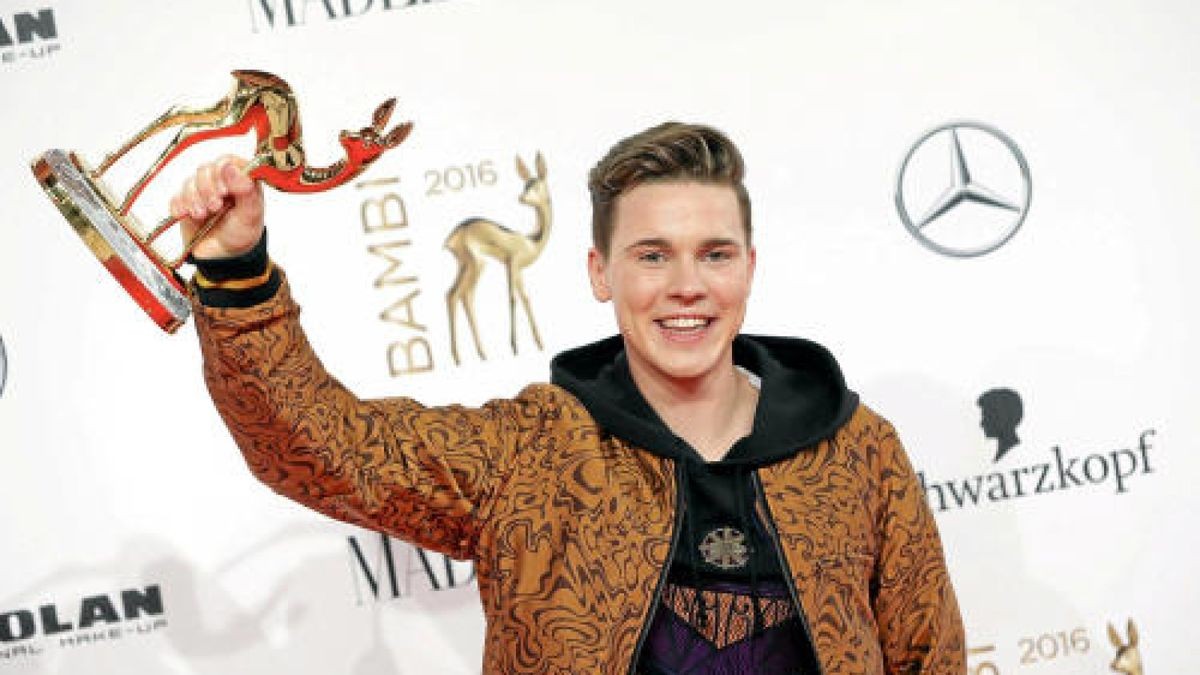 Felix Jaehn präsentiert am 17.11.2016 in Berlin den Bambi in der Kategorie 