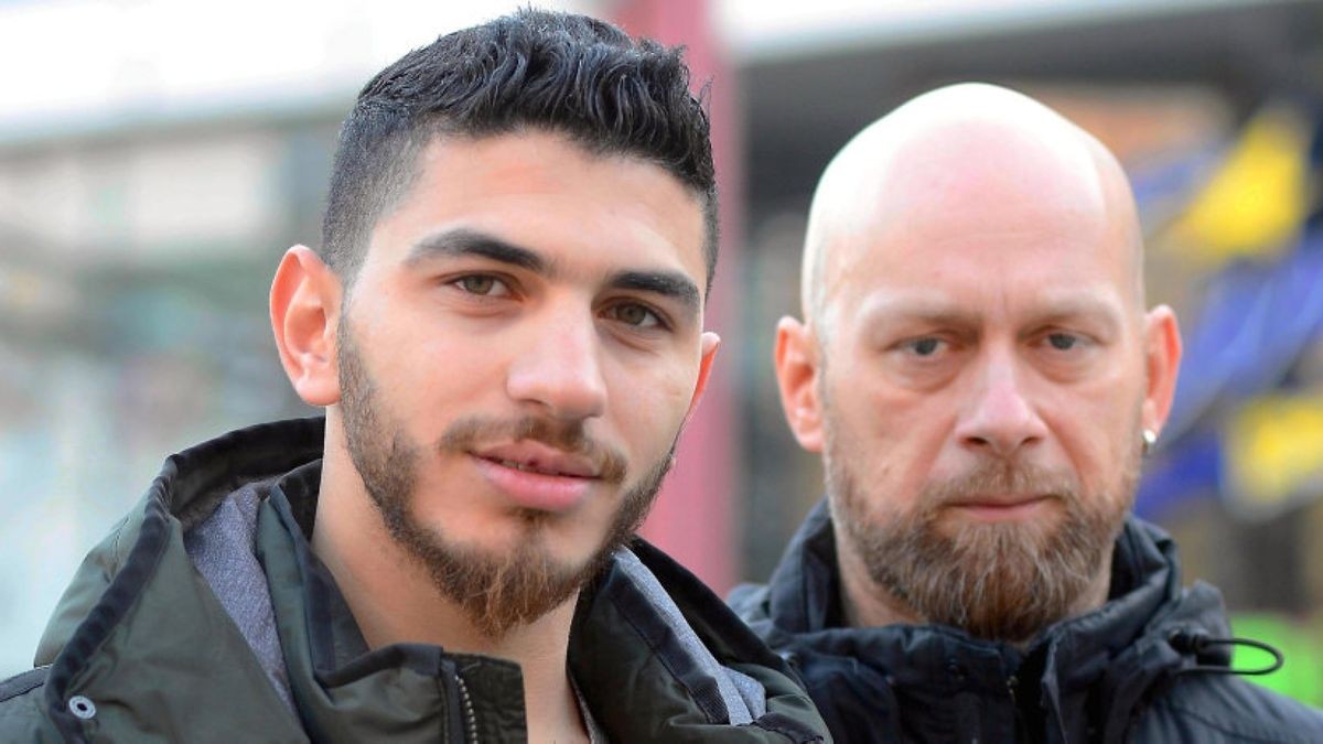 Bassel Schattat und André Herder aus Münchenbernsdorf berichten, wie es zu dem Dank kam und was danach passierte – in jenen Internetmedien, die sich sozial nennen. Foto: Lutz Prager