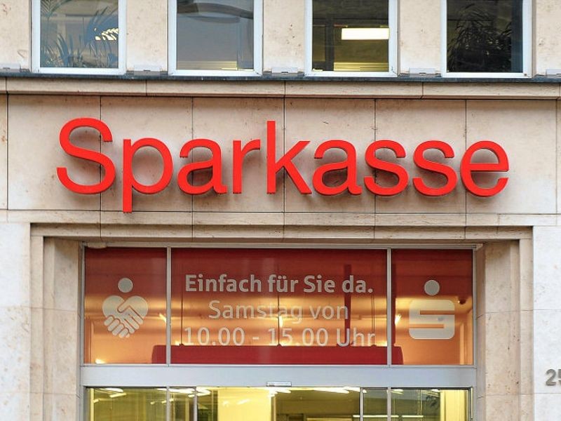 Sparkasse wandelt weitere Filialen in SBStandorte um