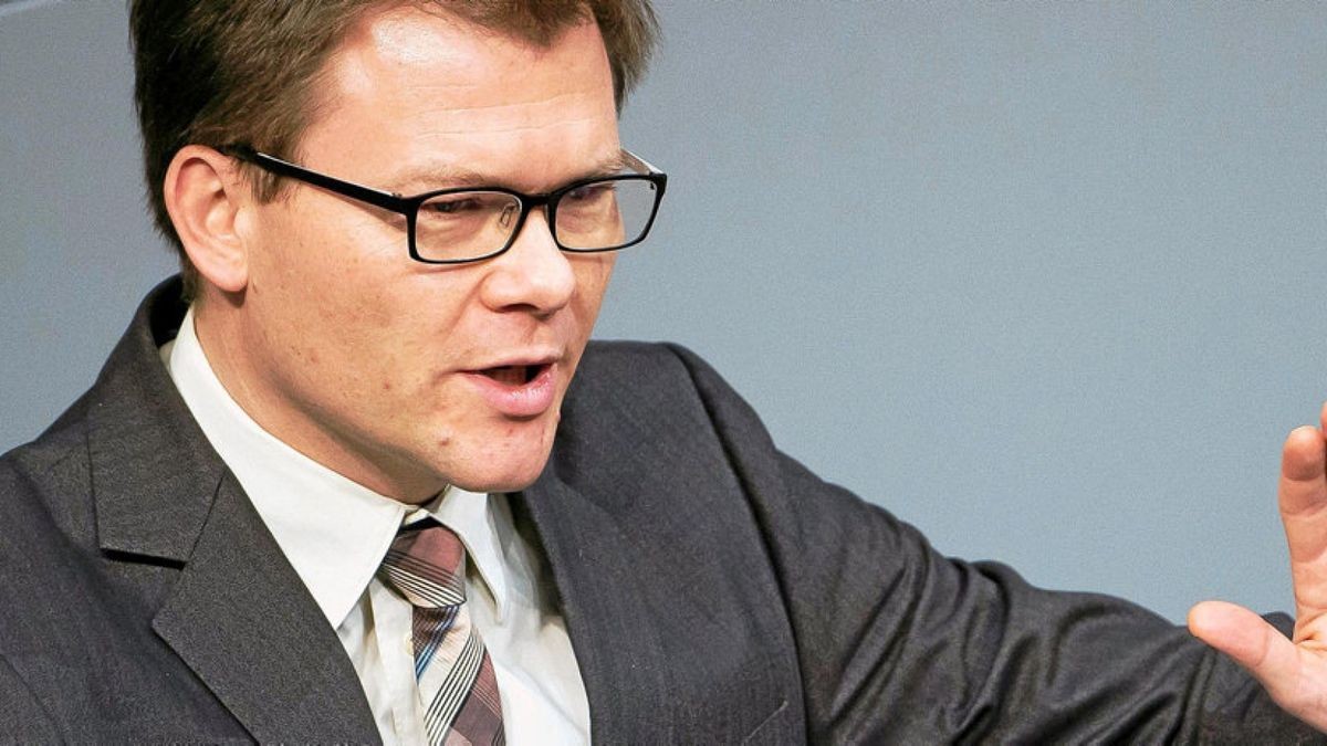 Der Thüringer SPD-Vorstand schickt Carsten Schneider als Spitzenkandidaten in die Bundestagswahl. Foto: Tim Brakemeier