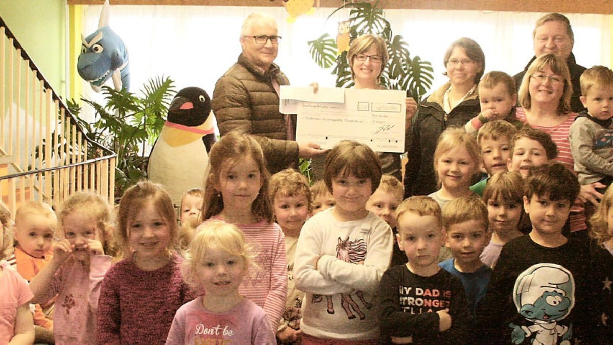 Spende für neues Spielhaus im Blankensteiner Kindergarten