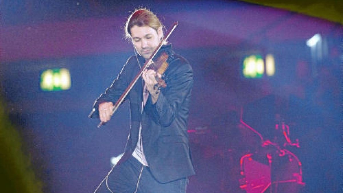 Mit einer fulminanten Show begeisterte David Garrett am Sonntagabend in der Messehalle Erfurt.