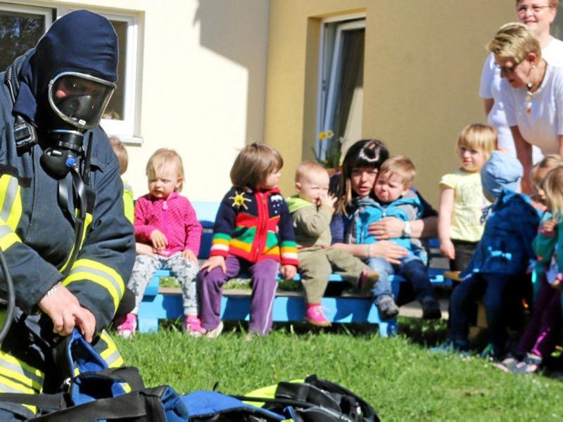 Tatütata, die Feuerwehr ist da! Kostenlose Ausmalbilder für kleine und große Helden