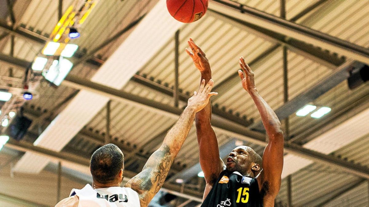 Derrick Allen kommt nach Jena Science City verpflichtet einen Routinie