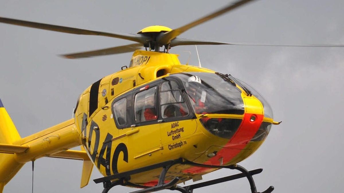 Mit dem Rettungshubschrauber wurde der schwer verletzte 15-Jährige ins Krankenhaus geflogen. (Symbolfoto)