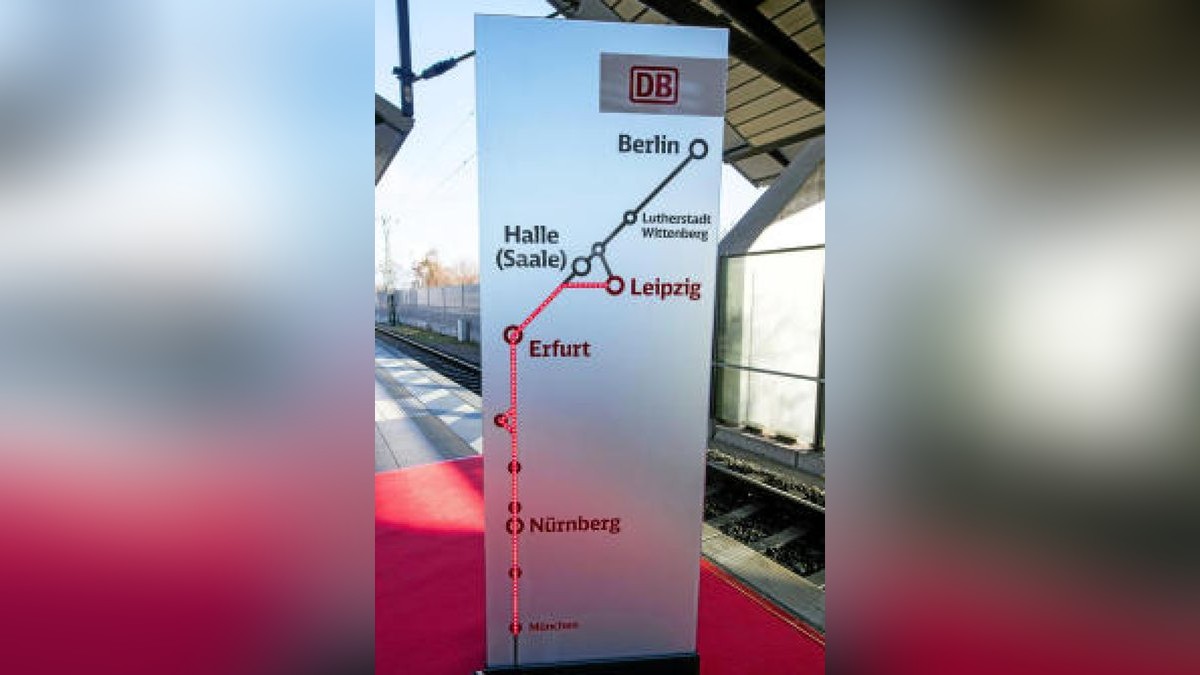 Weitere Bilder von der Eröffnung der Bahn-Trasse.