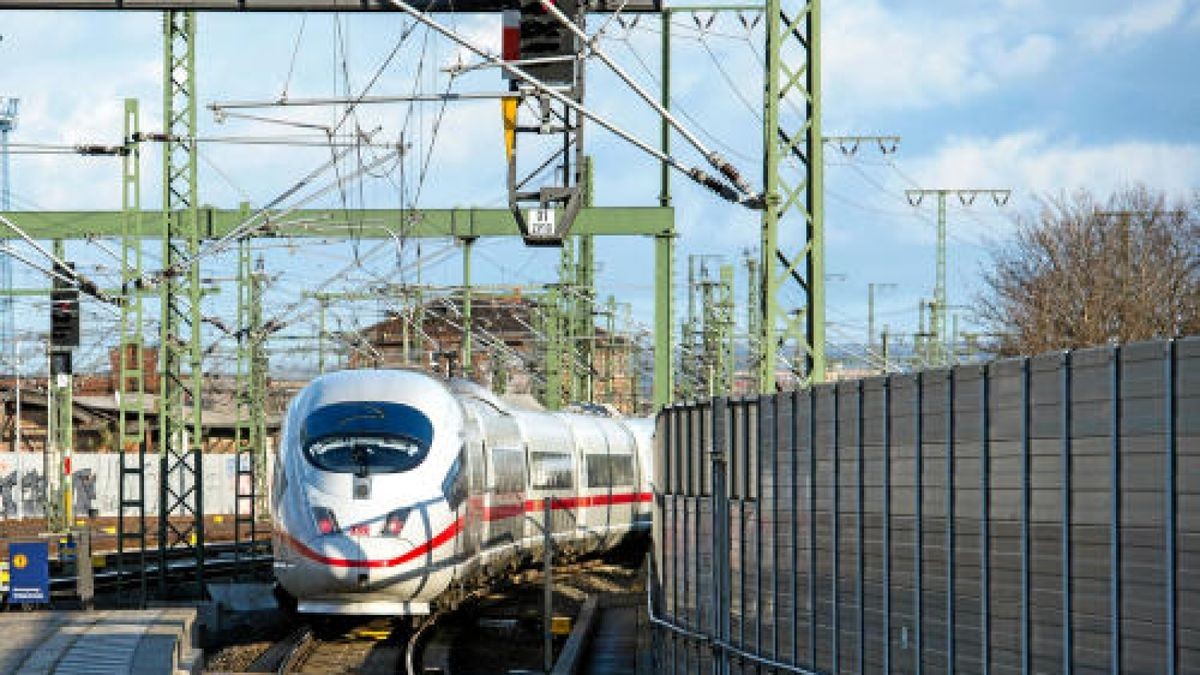 Weitere Bilder von der Eröffnung der Bahn-Trasse.