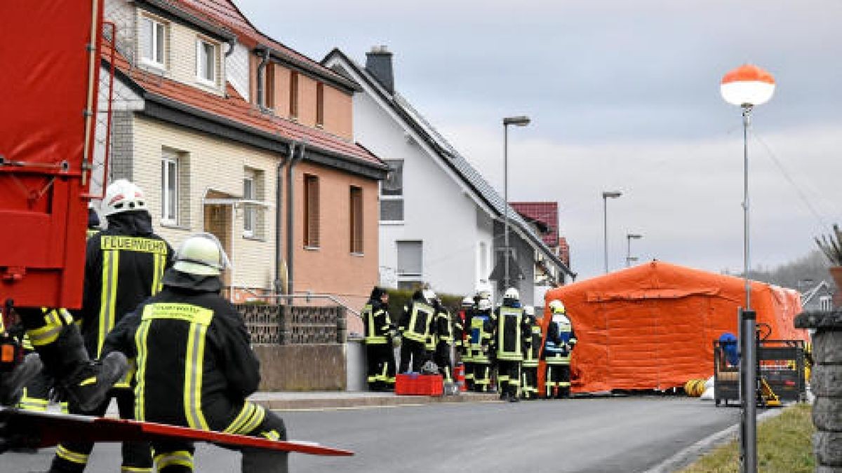 Daraufhin wurde auch der Gefahrgutzug Eichsfeld alarmiert und kam zum ersten Strahlenschutz-Einsatz.Die Messung bestätigte eine Verstrahlung.