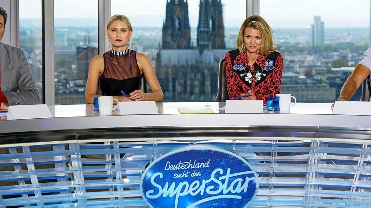 Die Jury der mittlerweile 15. Staffel von Deutschland sucht den Superstar: (v.l.n.r.) Produzent Mousse T., Sängerin Carolin Niemczyk, Musikerin Ella Endlich und Hitgigant Dieter Bohlen.