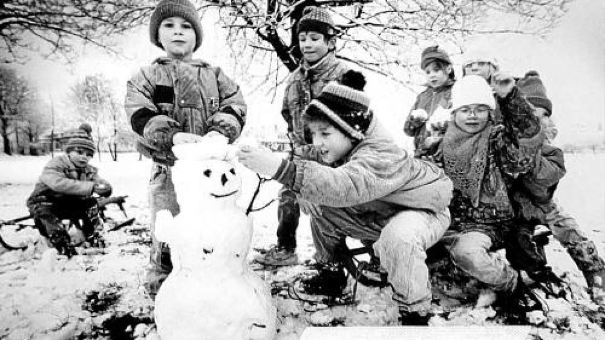 Viel Spaß hatten diese Kinder im Winter 1992. Foto: Jens König