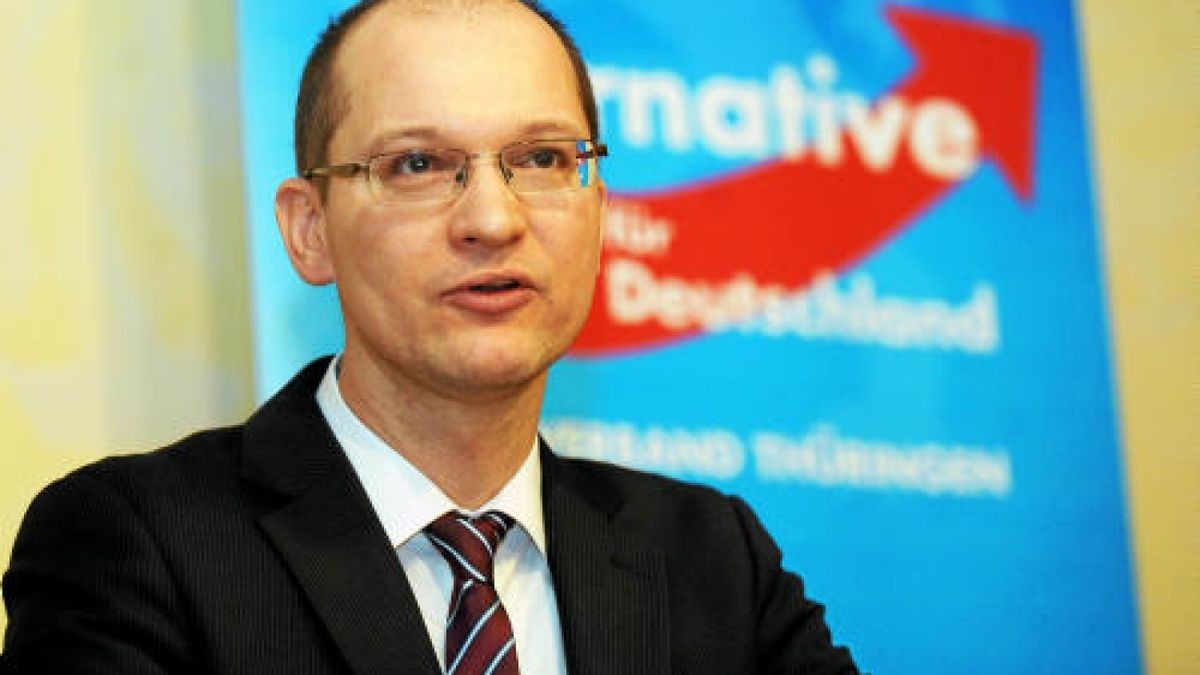 Stefan Möller (AfD). Der 42-Jährige ist seit 2014 Mitglied des Thüringer Landtags und Mitglied im Landesvorstand der AfD. Seit 2007 ist er selbstständiger Rechtsanwalt in Erfurt und Unternehmensjurist (freigestellt) bei der Thüringer Energie AG.